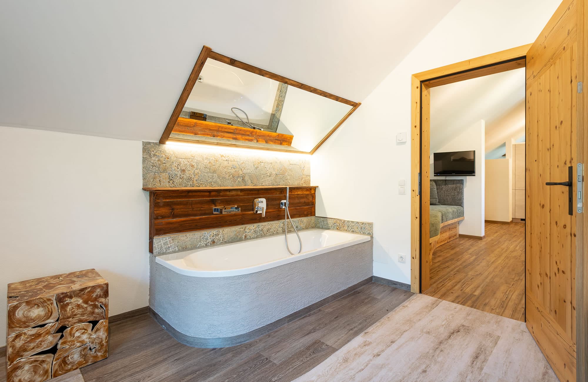 Badewanne im Schlafzimmer im Apartment im Ferienhaus DoppelHerz